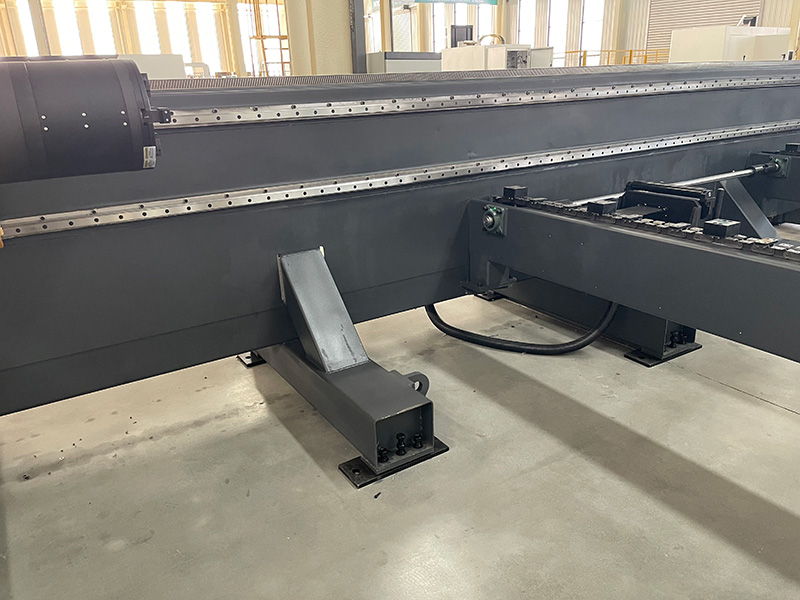 Laser bevel cutting machine with side-mounted design Laser bevel cutting machine with side-mounted design