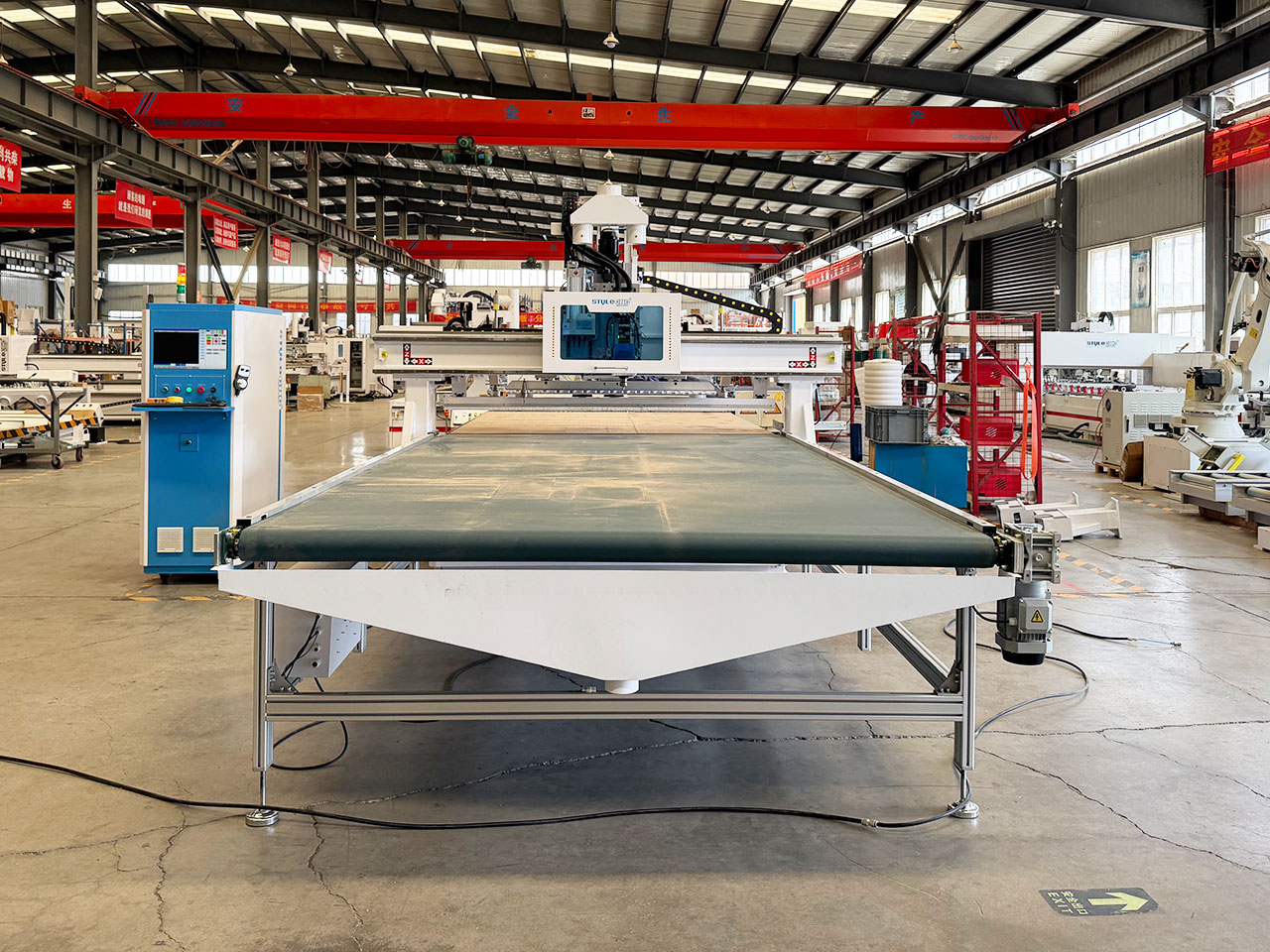 Automatic Cabinet Making CNC Router with Loading & Unloading Automatic Cabinet Making CNC Router with Loading & Unloading