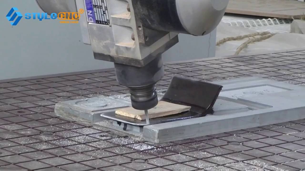 Small 5 Axis CNC Machining Center for 3D Woodworking Small 5 Axis CNC Machining Center for 3D Woodworking