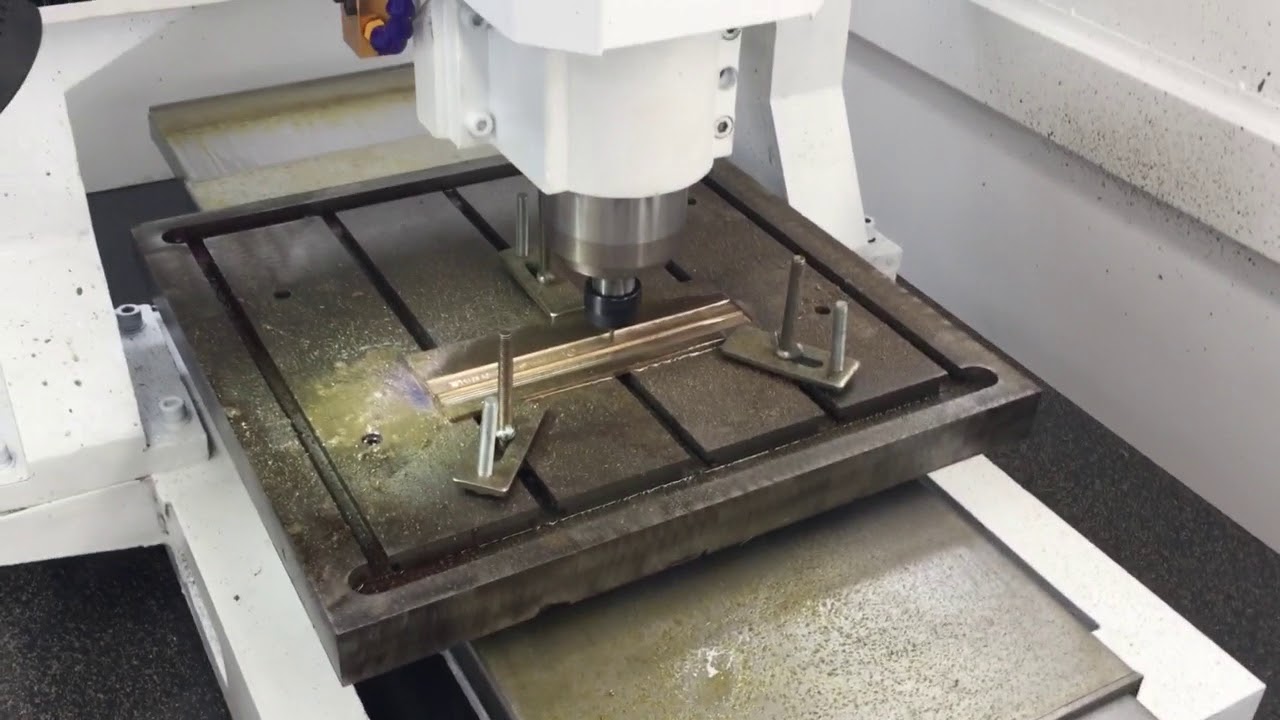 Brass, Copper, Metal Engraving Machine with Moving Table Brass, Copper, Metal Engraving Machine with Moving Table