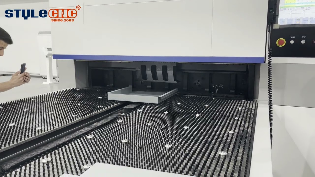 板金加工用自動パネルベンダー 板金加工用自動パネルベンダー