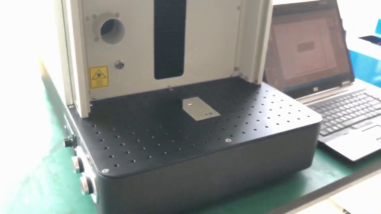 Fiber Laser Marking Machine with Protection Cover in Spain Fiber Laser Marking Machine with Protection Cover in Spain