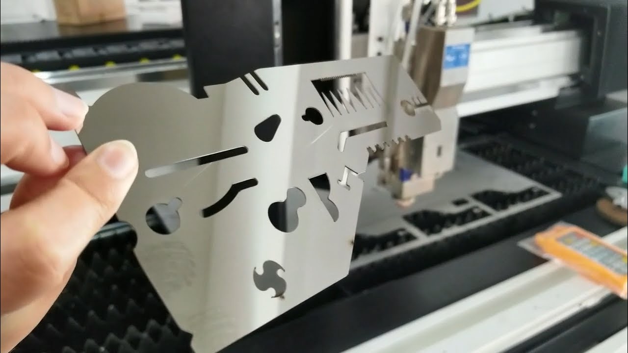 1000W Vláknový laserový řezací stroj pro 1.5mm Hliník