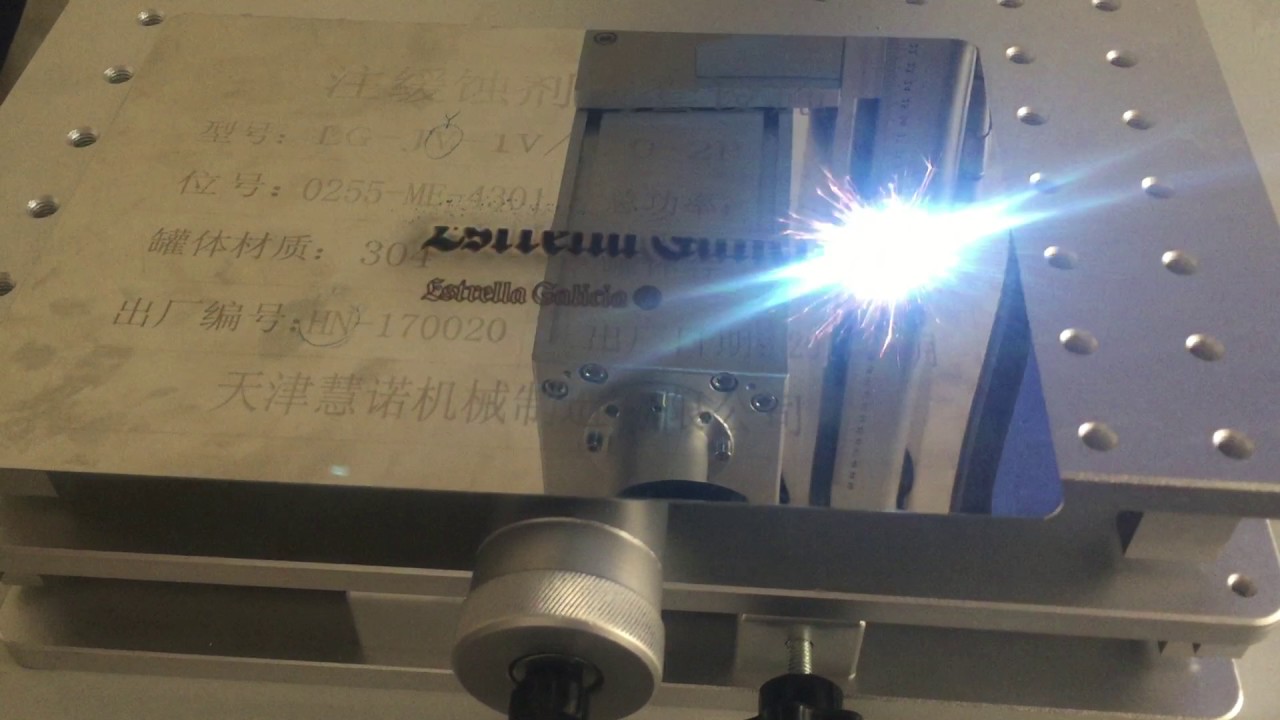 30W Бангладештегі талшықты лазерлік таңбалау машинасы