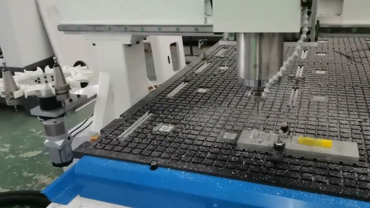 Heavy Duty 4x8 CNC Router for Aluminum with Tapping Head Heavy Duty 4x8 CNC Router for Aluminum with Tapping Head