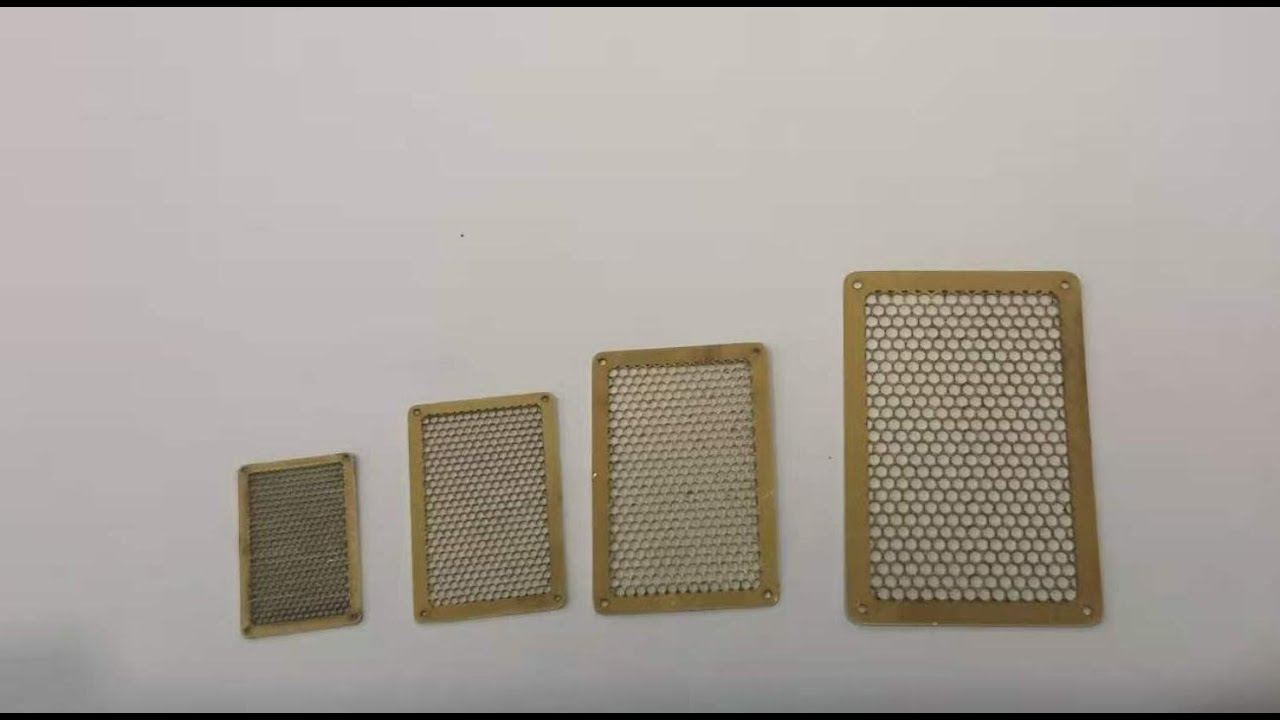 Precision Fiber Laser Cutting Machine with 1300*900mm Table Precision Fiber Laser Cutting Machine with 1300*900mm Table